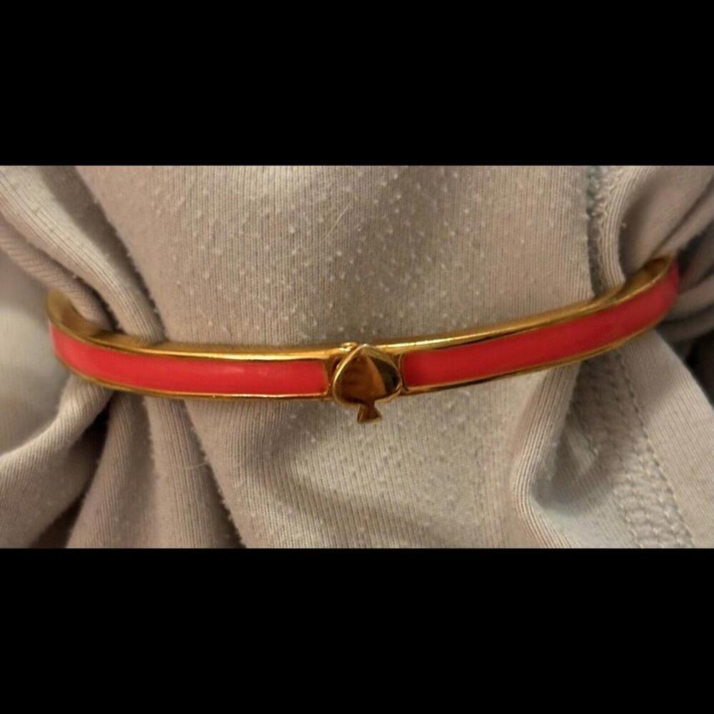 Kate Spade New York Everyday Spade Thin Enamel Hinged Bangle Bracelet in Pink
